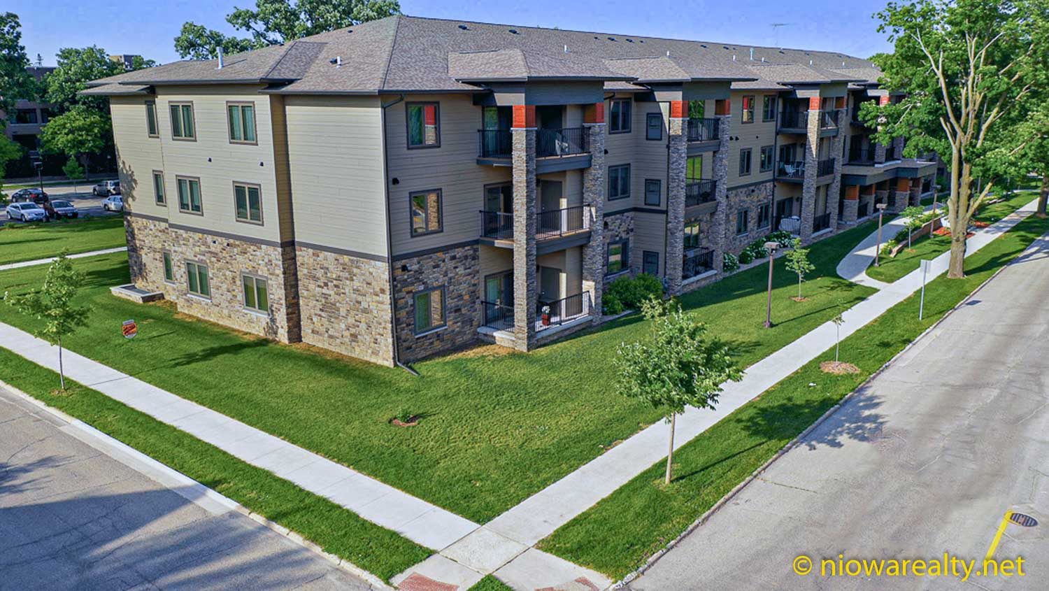 320 1st NE Unit 110 Mason City Holtz Realty