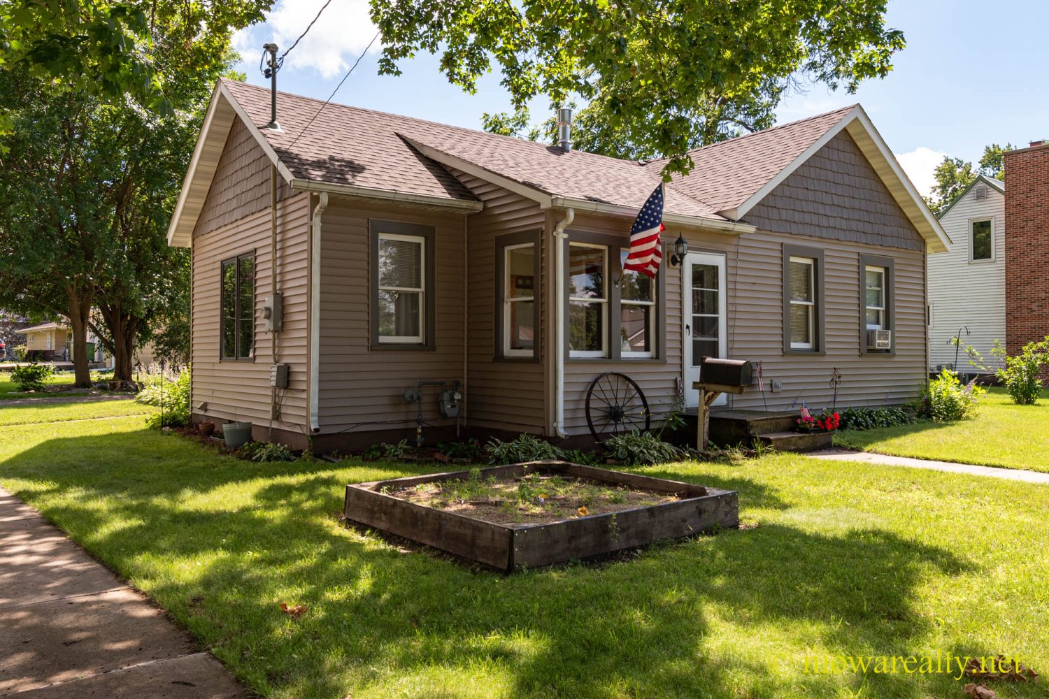 1007 3RD AVE. S., Northwood, Iowa