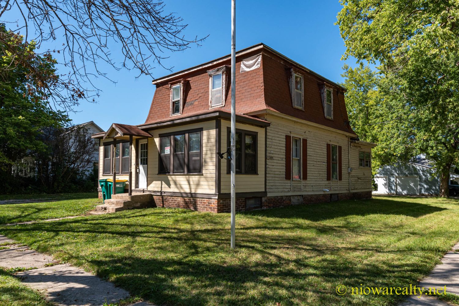 24 – 3rd St. NE, In Nora Springs