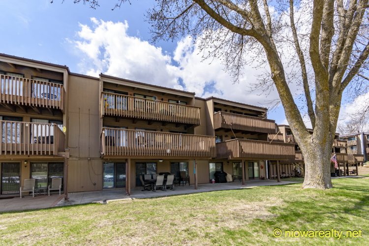 2700 N. Shore Drive, Unit 25 In Bldg. F2